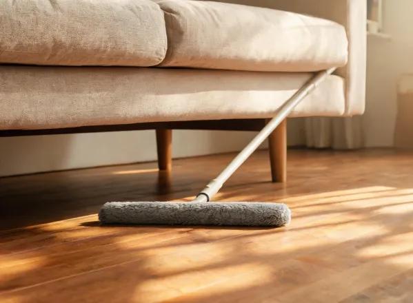 Hardwood floor dusting